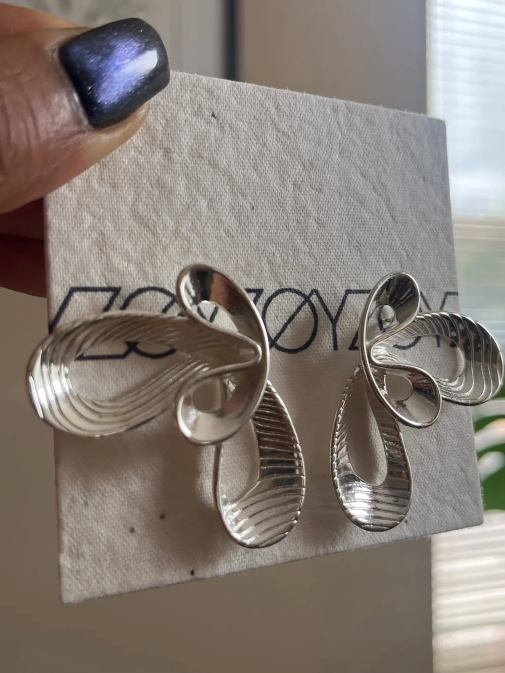 Silver Sculptural Loop Earrings - ZØY
